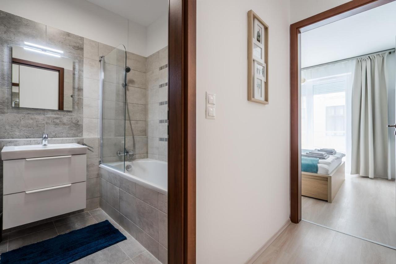 Bpr Galactic Empire Home With Balcony Budapest Extérieur photo