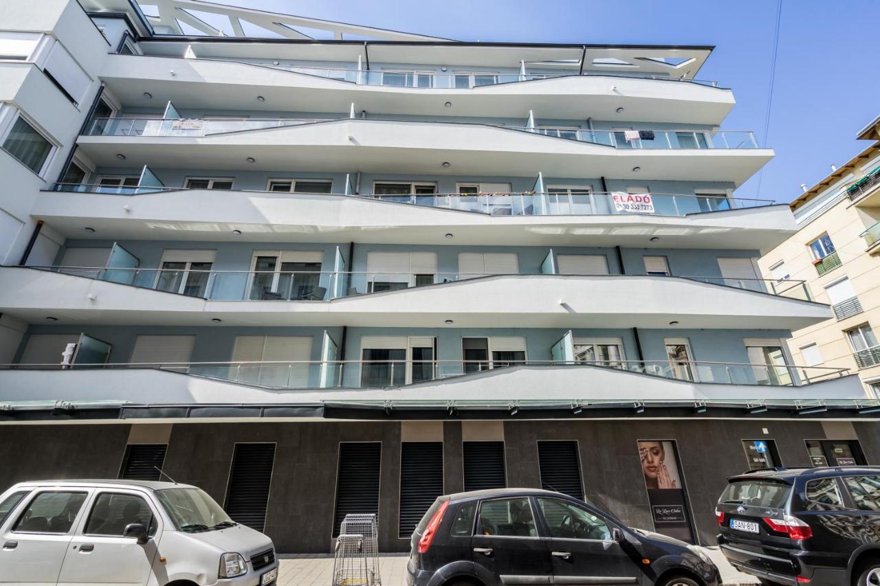 Bpr Galactic Empire Home With Balcony Budapest Extérieur photo