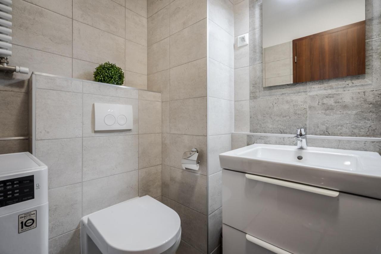 Bpr Galactic Empire Home With Balcony Budapest Extérieur photo