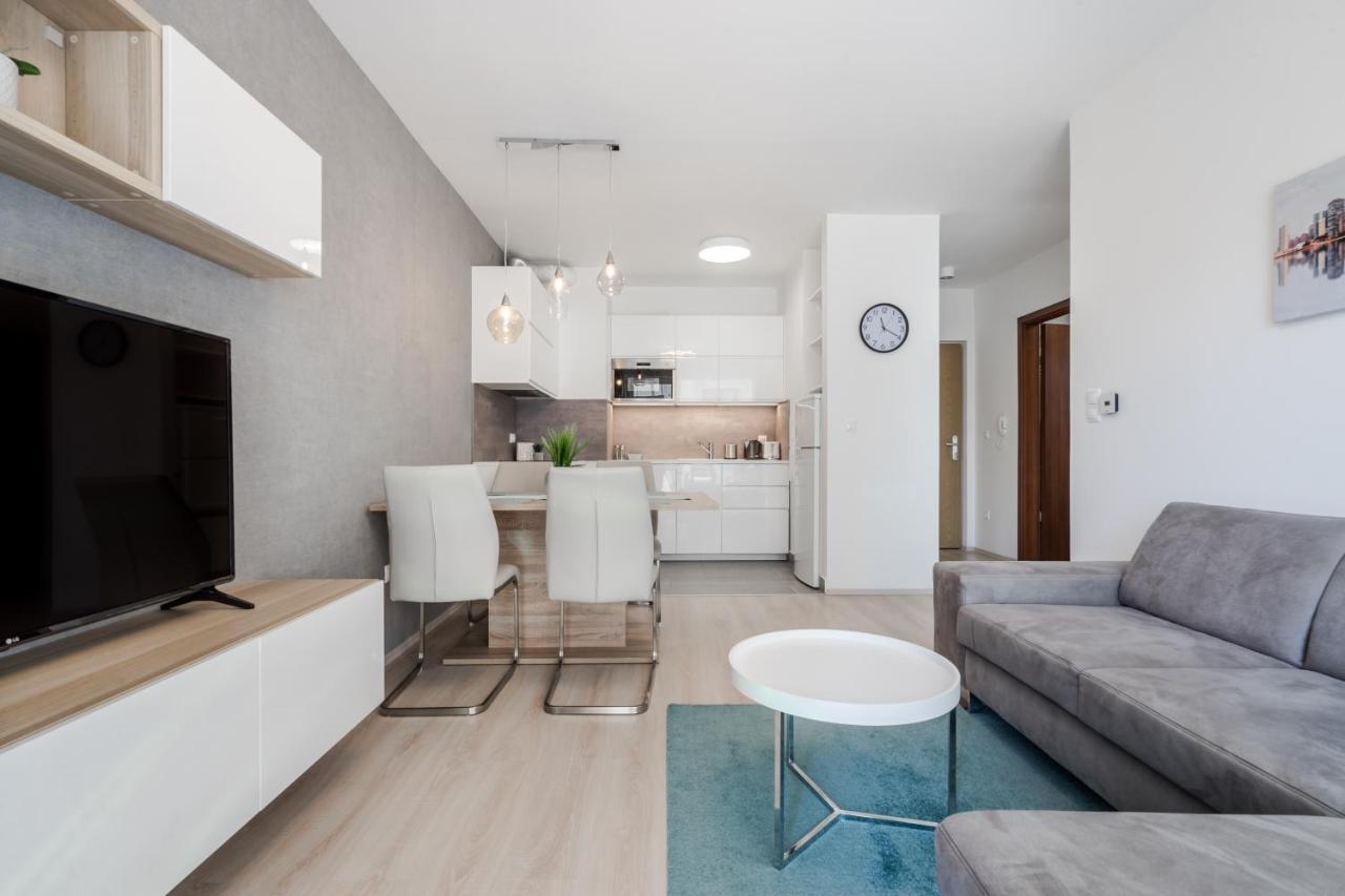 Bpr Galactic Empire Home With Balcony Budapest Extérieur photo