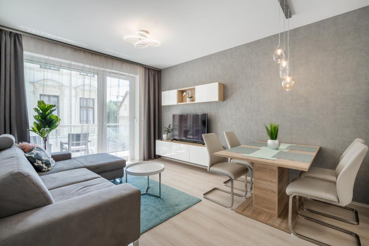 Bpr Galactic Empire Home With Balcony Budapest Extérieur photo